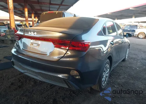 2023 Kia Forte Lx z USA, uszkodzony, nr VIN 3KPF24AD9PE685646